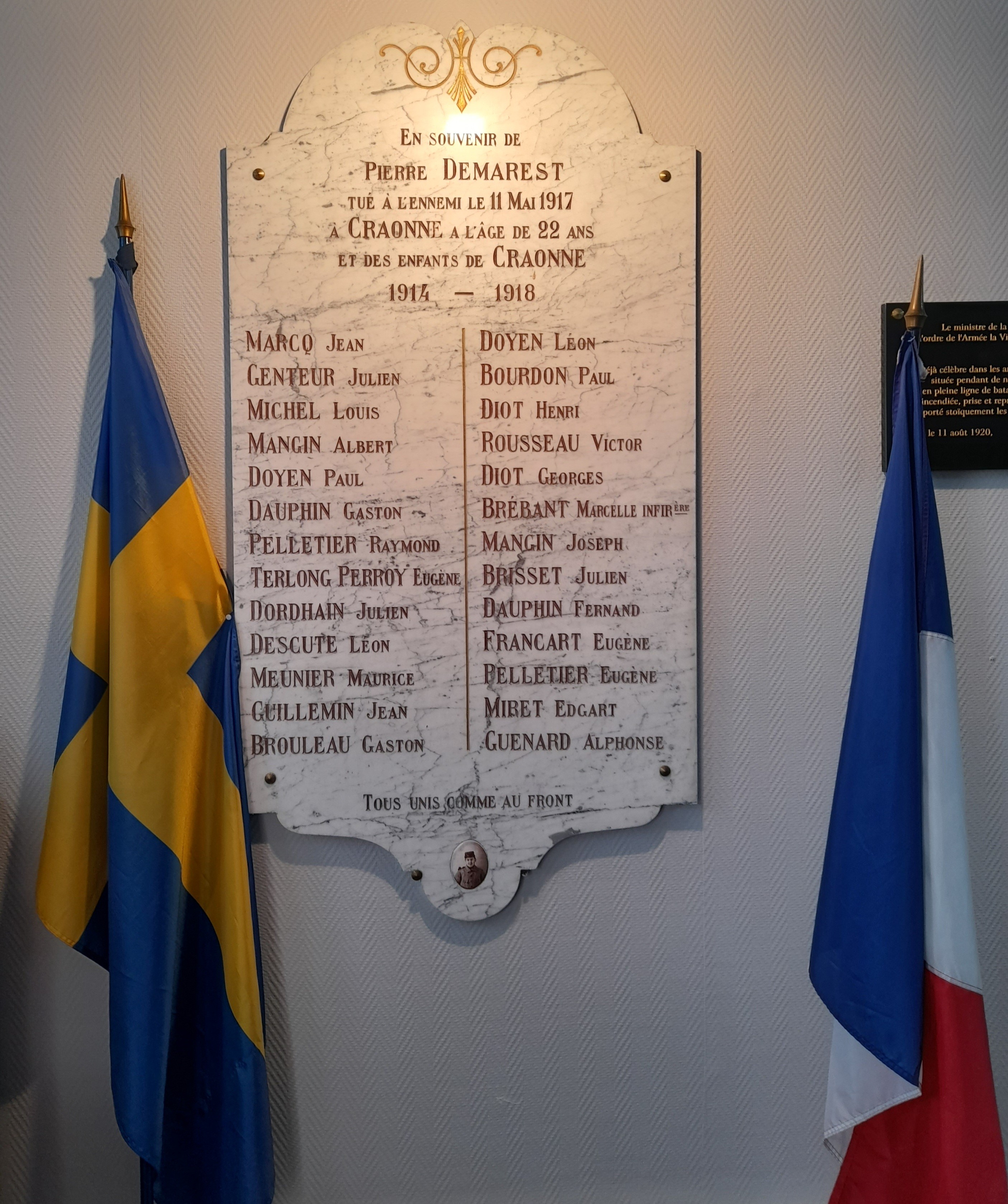Plaque commémorative de la mairie de Craonne (Aisne) Plaque commémorative de la mairie de Craonne (Aisne)