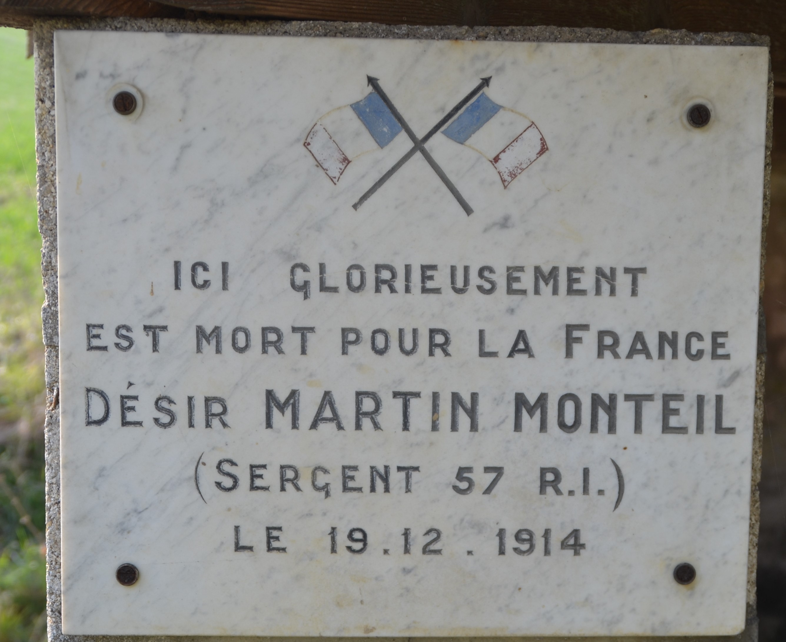 Plaque commémorative Monteil Désiré Martin lavoir à Beaulne (Aisne)