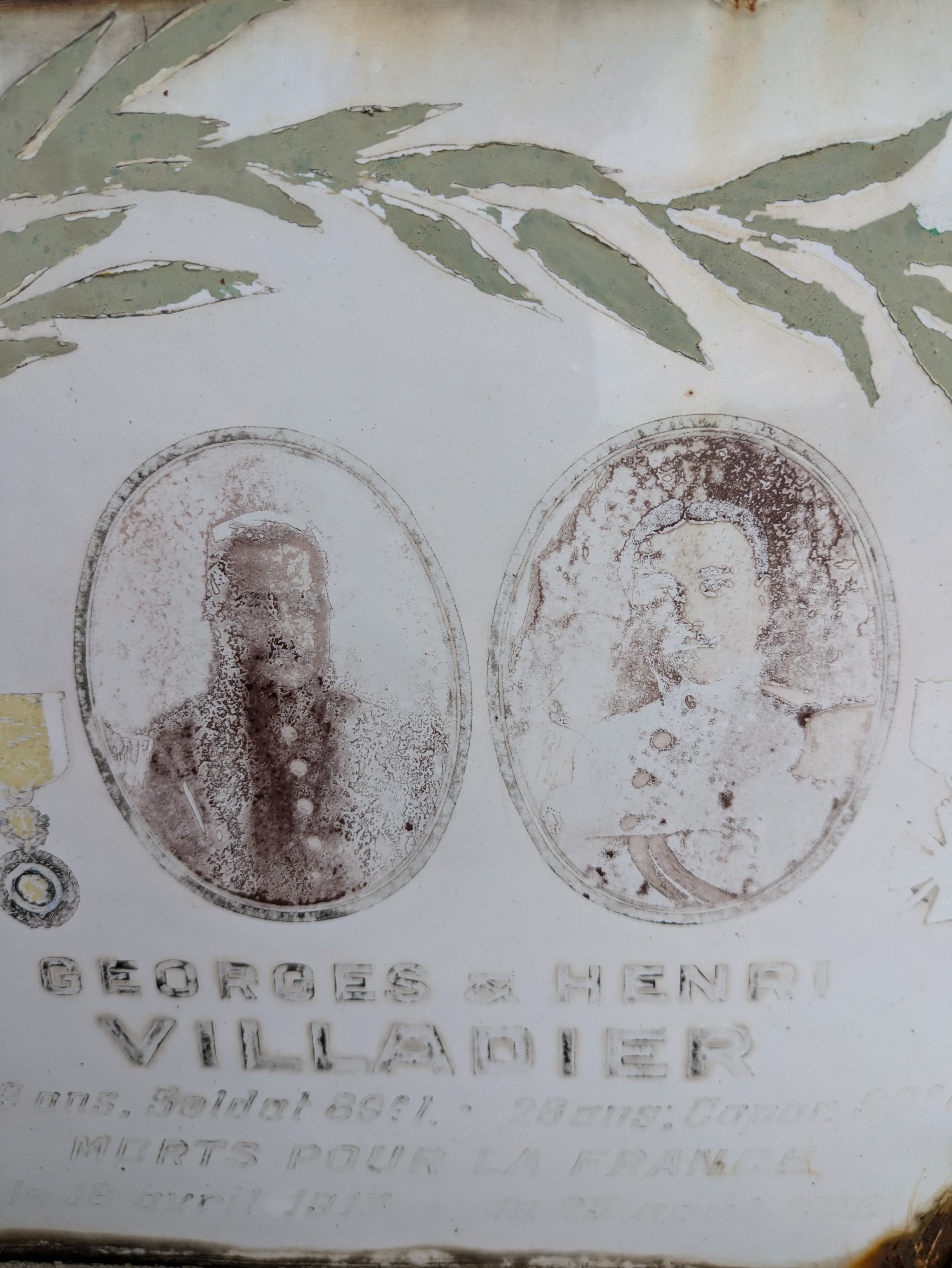 Portrait : Georges VILLADIER et son frère Henri. Portrait : Georges VILLADIER et son frère Henri.