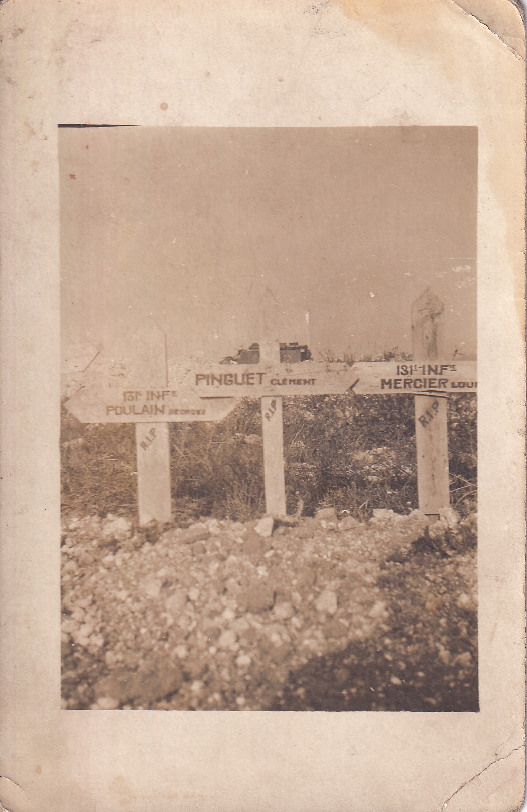 Sépultures provisoires soldats du 131ème RI Sépultures provisoires soldats du 131ème RI