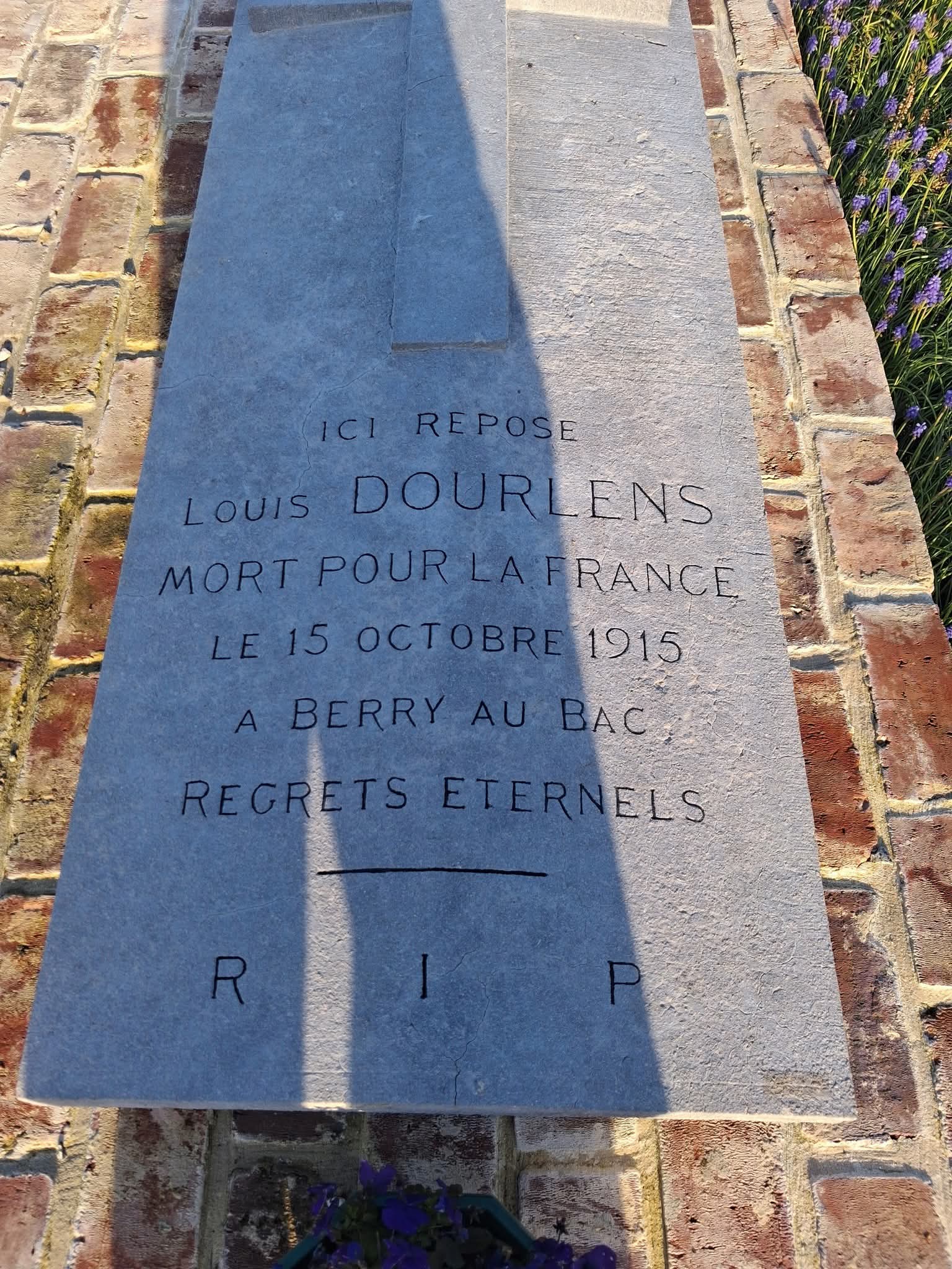 Dourlens Louis sépulture à Fosseux (Pas de Calais)