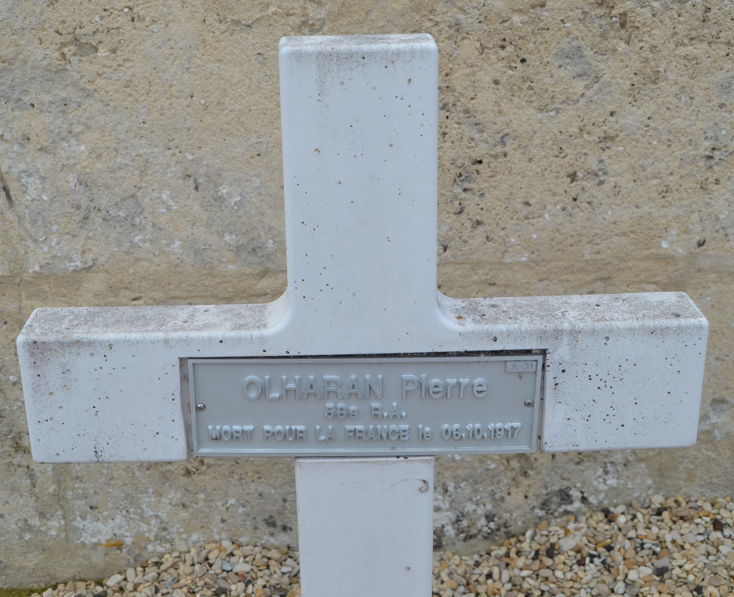 Olharan Pierre sépulture à Serches (Aisne)