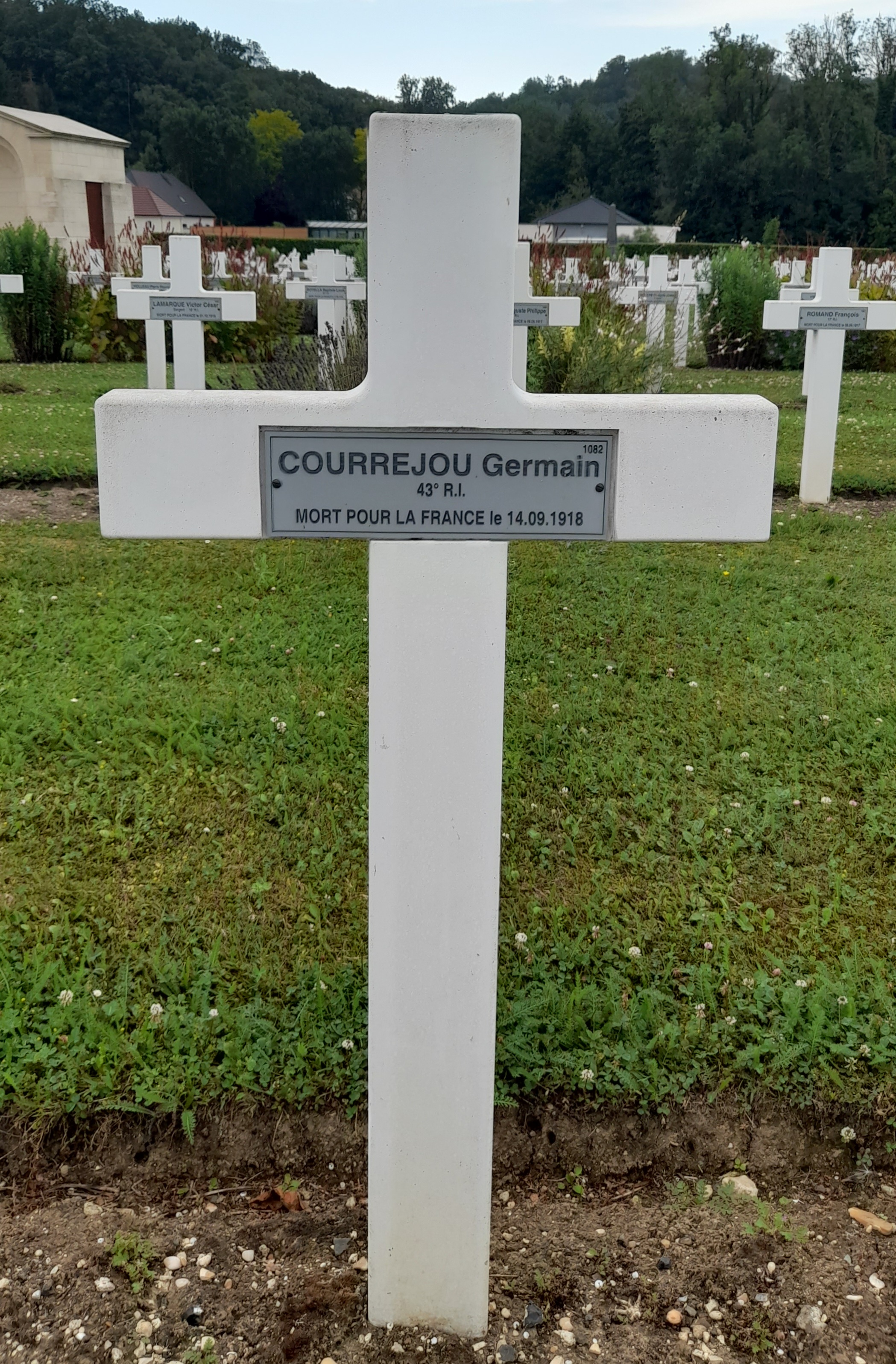 Courrejou Germain sépulture à Vailly-sur-Aisne (Aisne) Courrejou Germain sépulture à Vailly-sur-Aisne (Aisne)