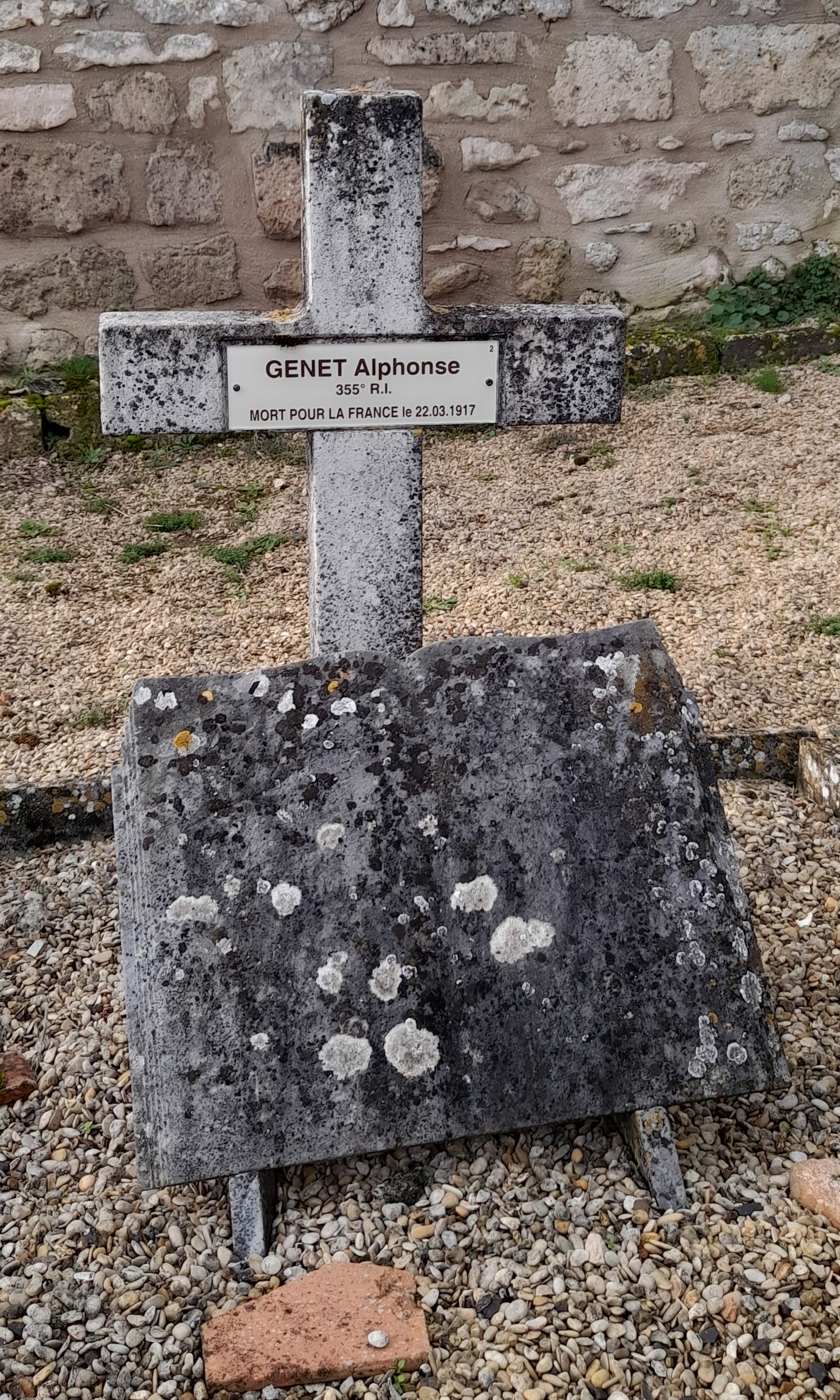 Genet Alphonse sépulture à Bucy-le-Long Sainte Marguerite (02)