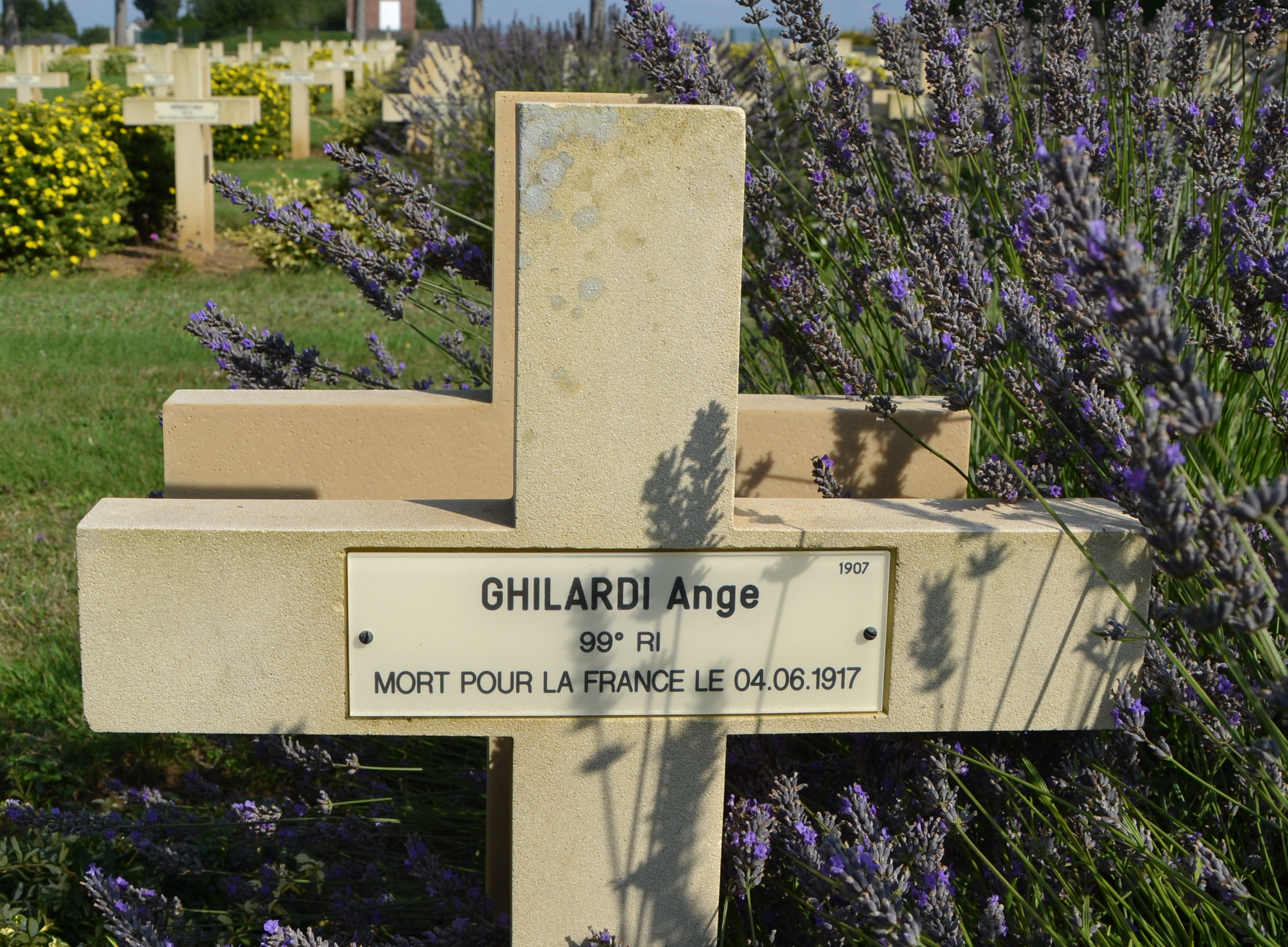 Ghilardi Ange sépulture à Cerny en Laonnois (Aisne) Ghilardi Ange sépulture à Cerny en Laonnois (Aisne)