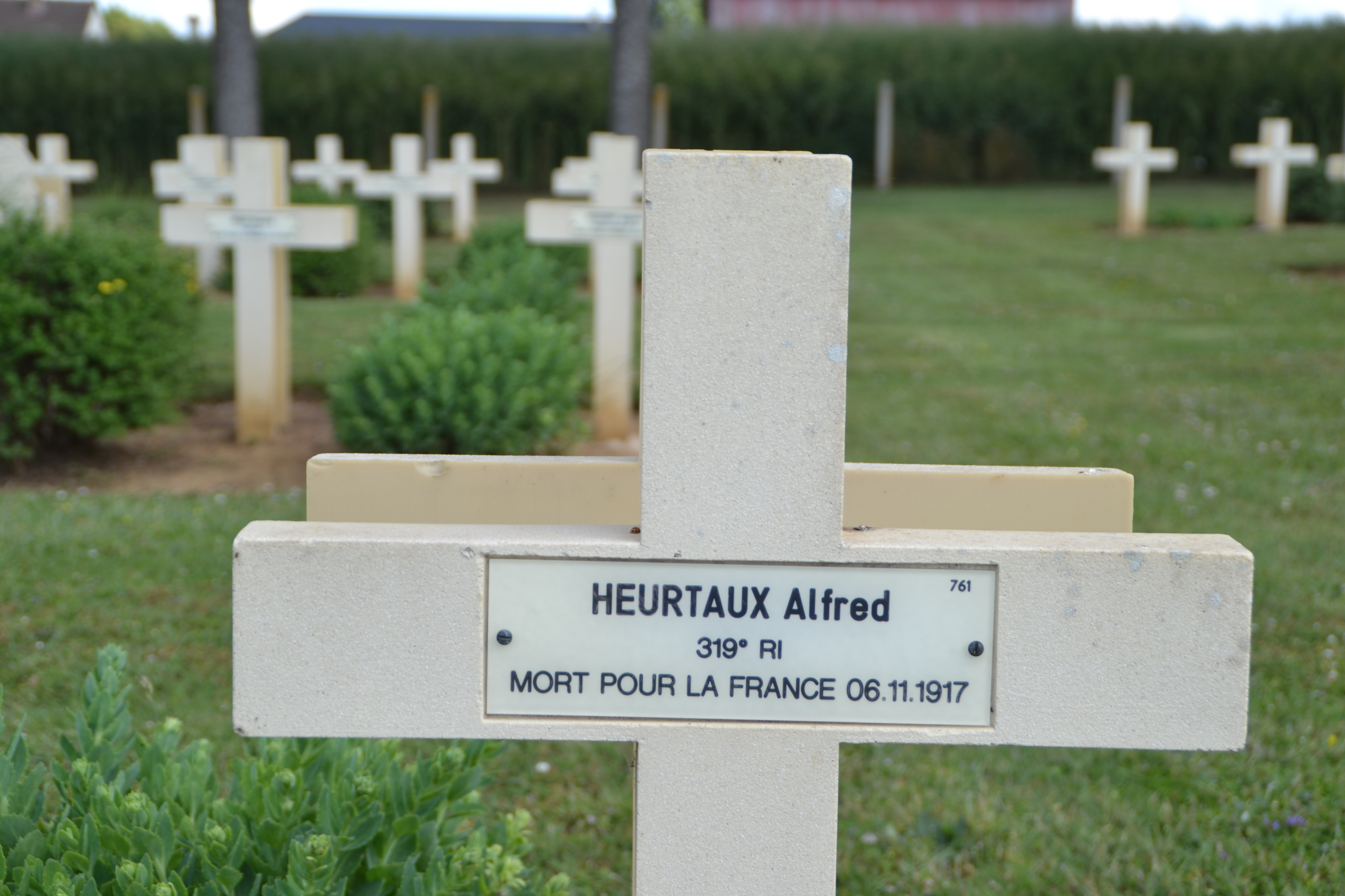 Heurtaux Alfred sépulture à Cerny-en-Laonnois (Aisne) Heurtaux Alfred sépulture à Cerny-en-Laonnois (Aisne)