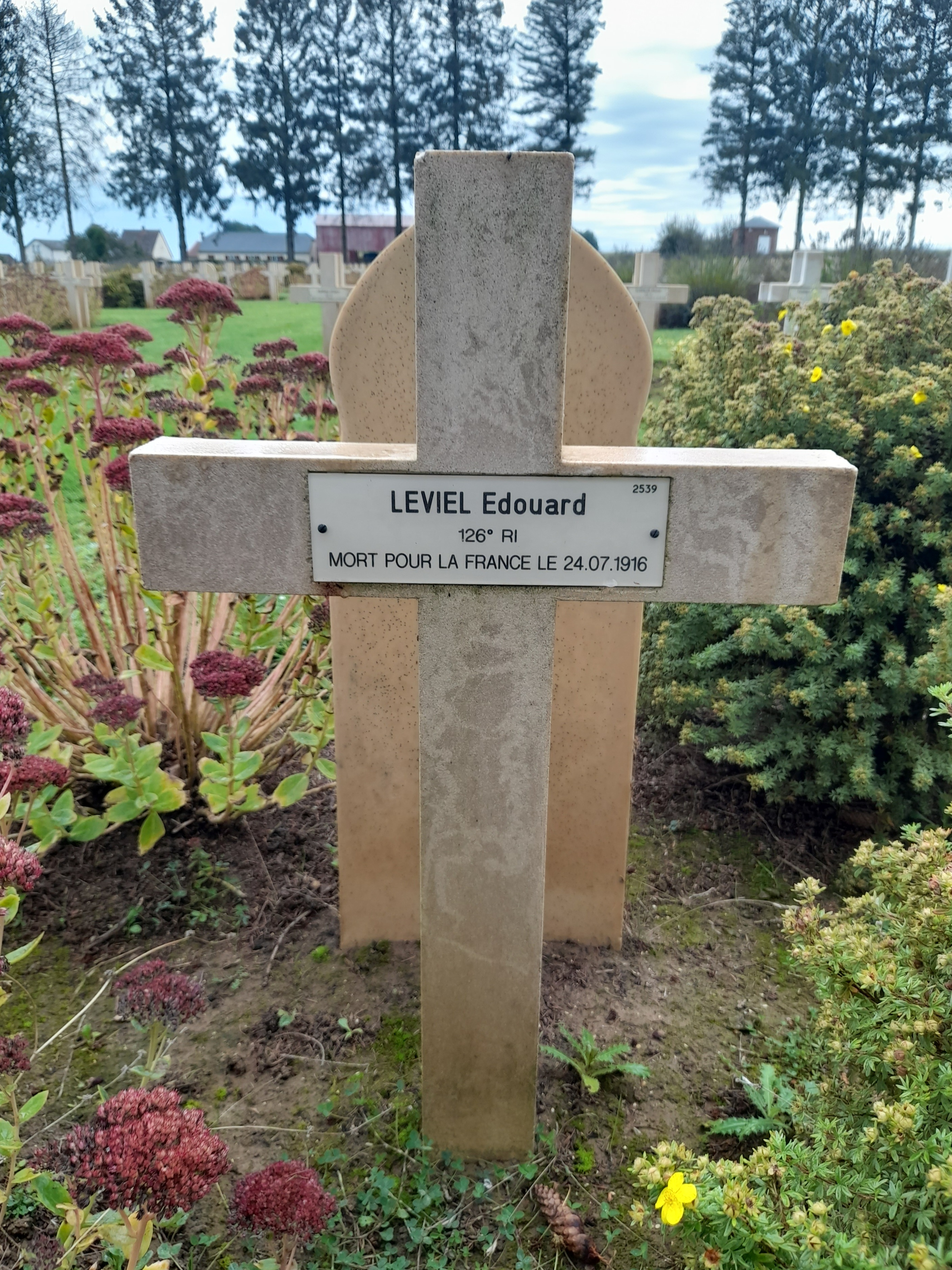 Leviel Edouard Lucien sépulture à Cerny en Laonnois (Aisne) Leviel Edouard Lucien sépulture à Cerny en Laonnois (Aisne)