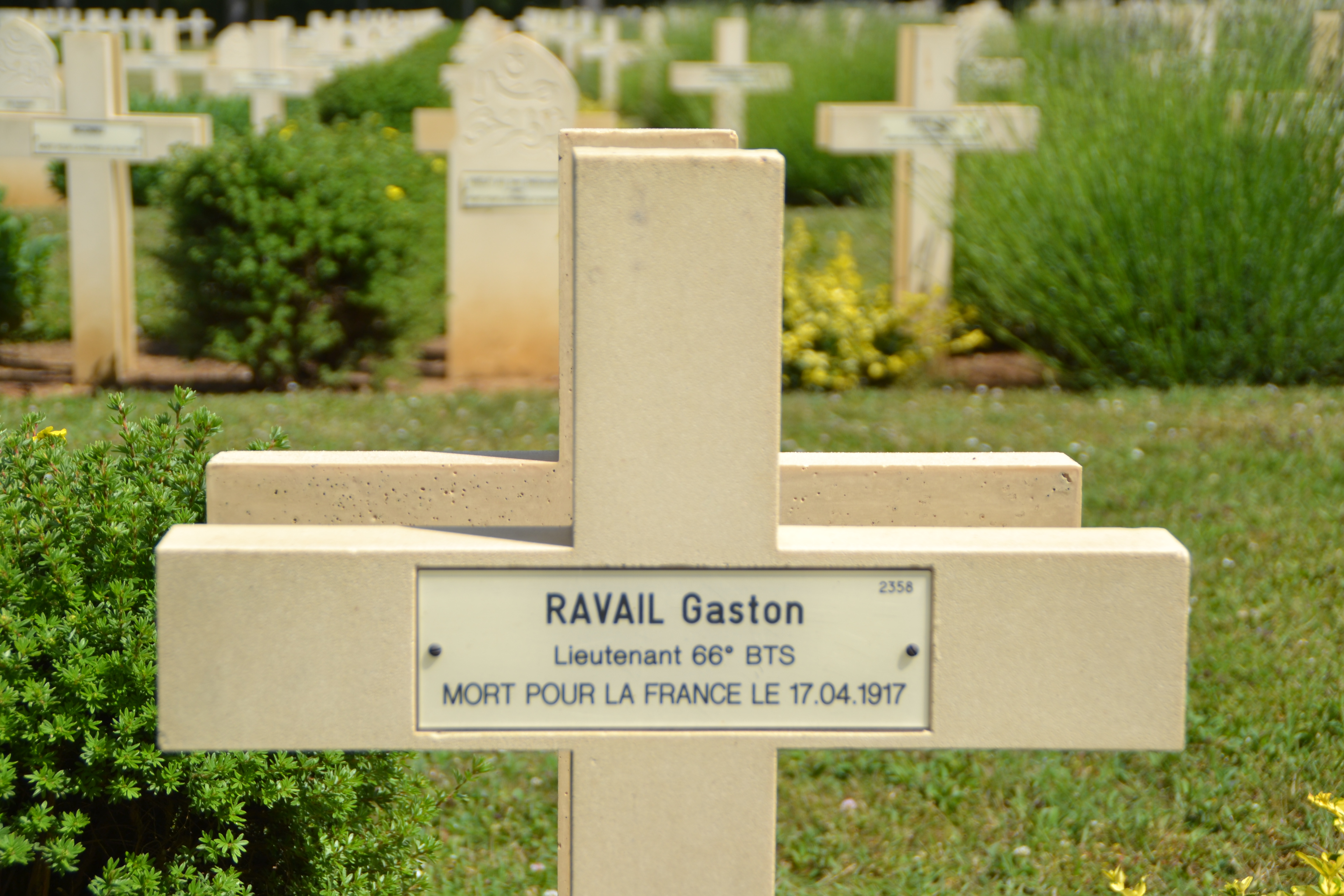 Ravail Gaston sépulture à Cerny-en-Laonnois (Aisne)