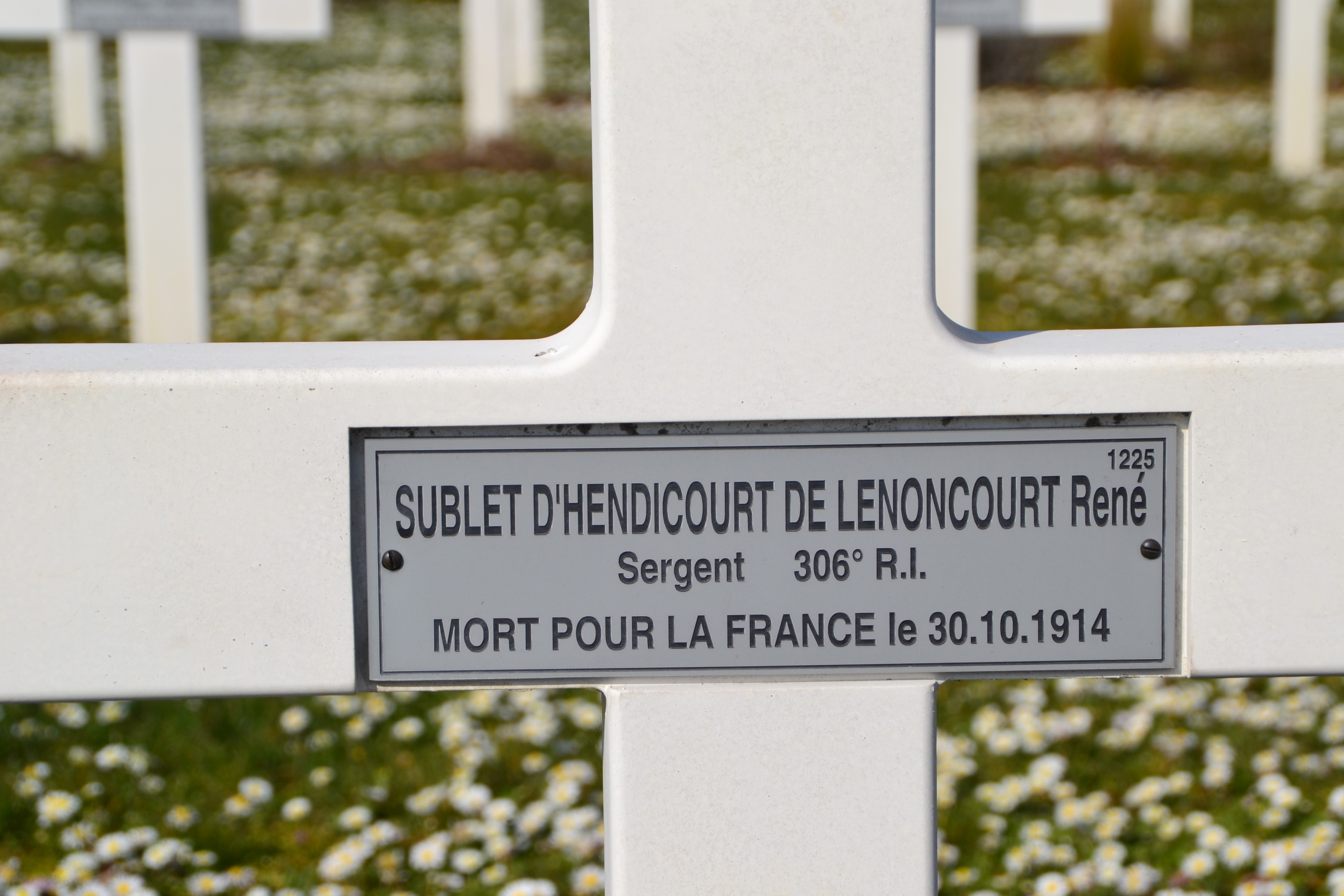 Sublet d'Hendicourt de Lenouncourt René sépulture à Vailly (Aisne)