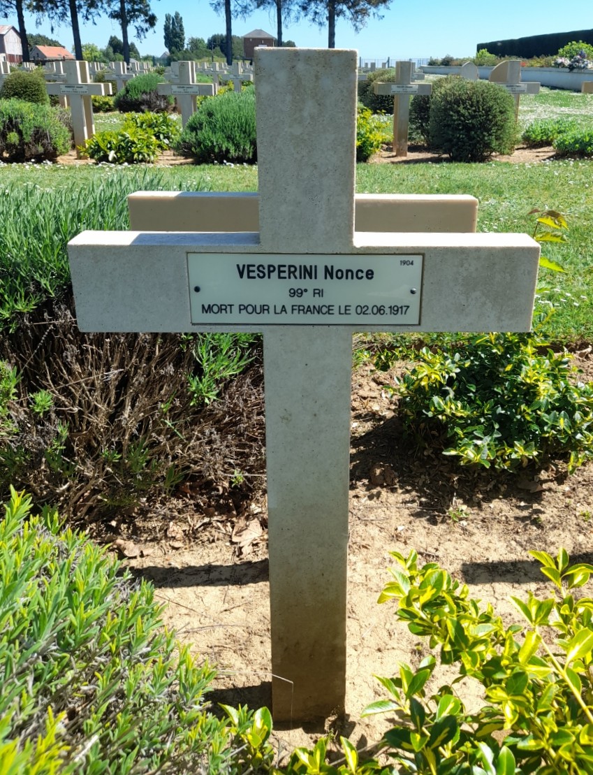 Vesperini Nonce sépulture à Cerny en Laonnois (Aisne) Vesperini Nonce sépulture à Cerny en Laonnois (Aisne)