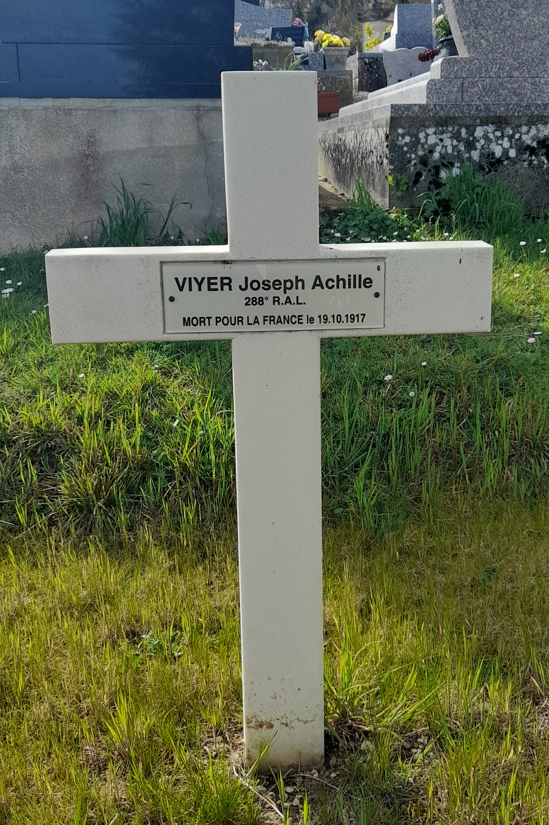 Viyer Joseph Achille sépulture à Acy (02)