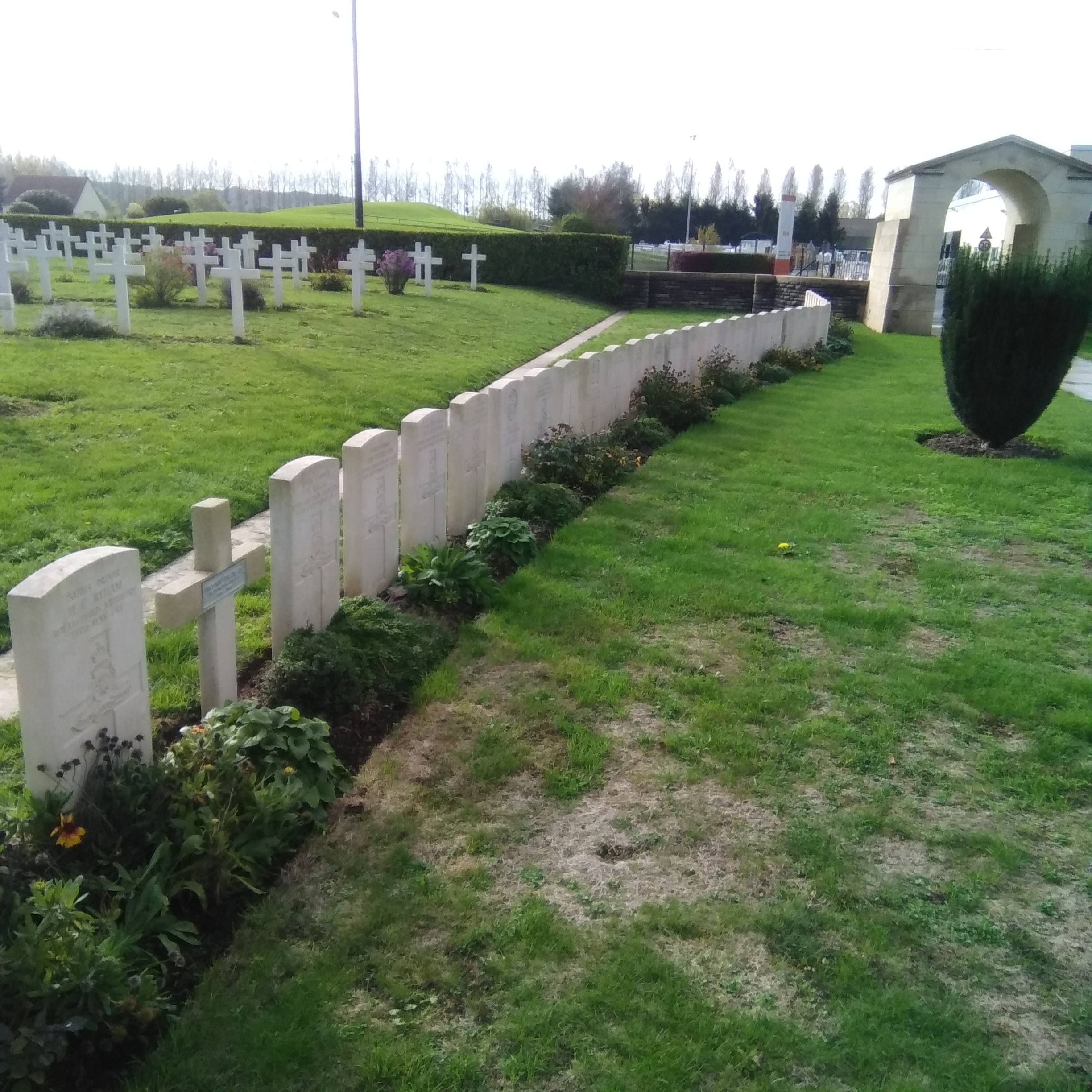 tombe inconnu soldat français cimetière Britannique de Vailly