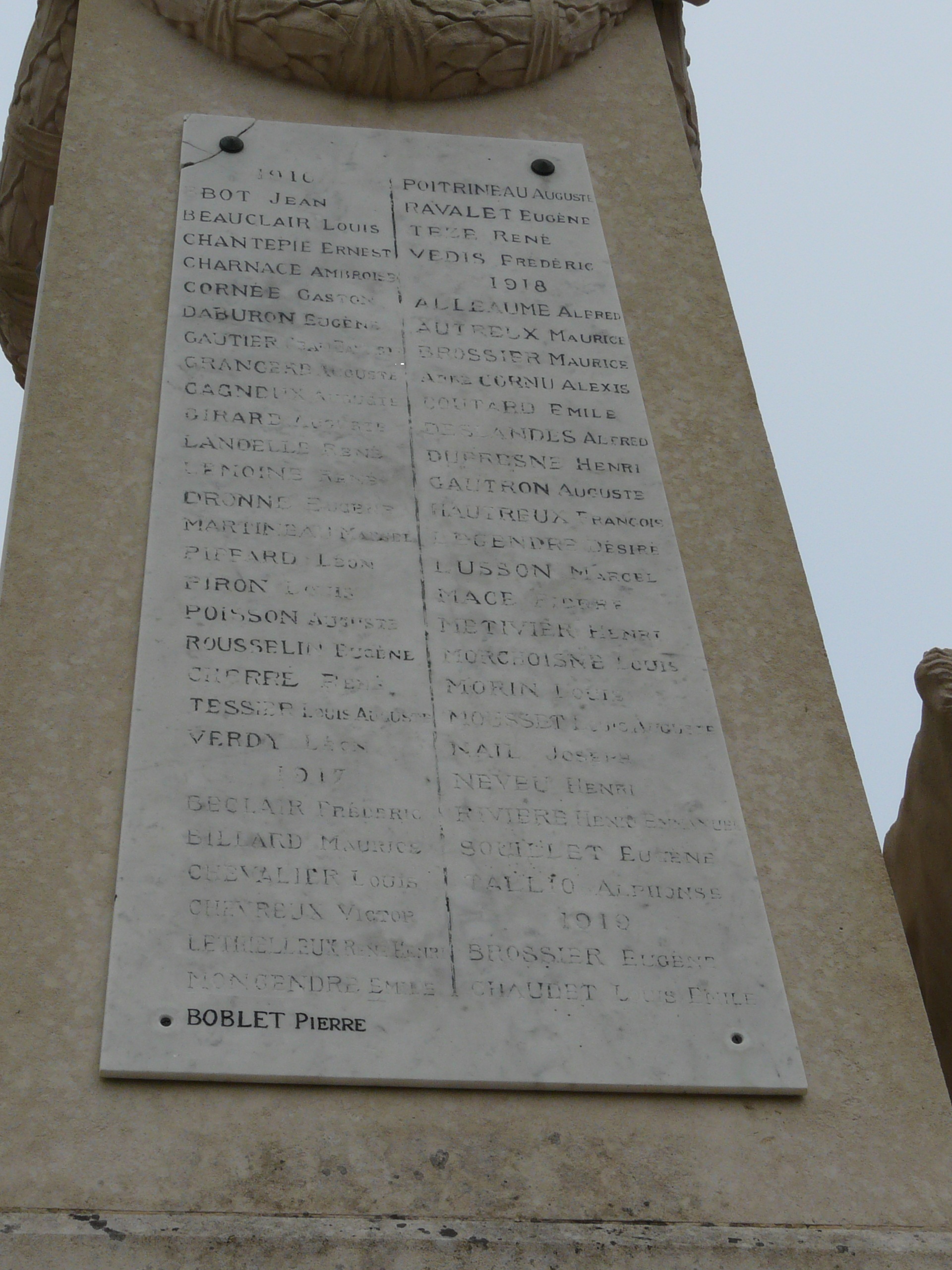 Monument aux morts de Durtal (Maine-et-Loire).