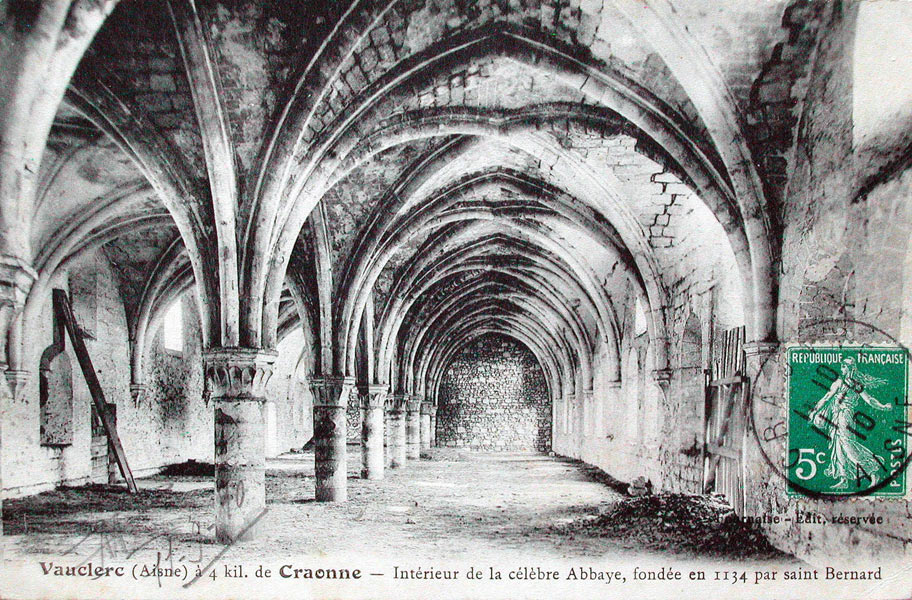 Vauclerc, les voûtes du bâtiment des convers, vers 1910