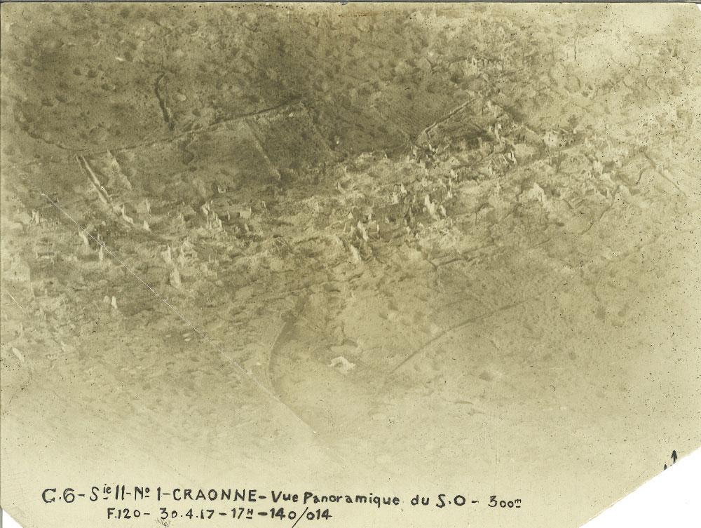 Vue aerienne oblique de Craonne le 30 avril 1917