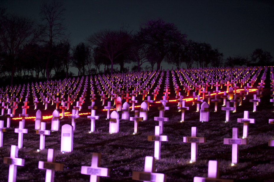 16 avril, illumination du cimetière de Craonnelle