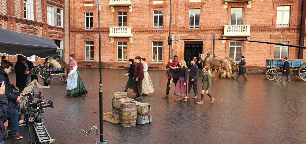 photo du tournage du film « La Guerre des Lulus » au Familistère de Guise