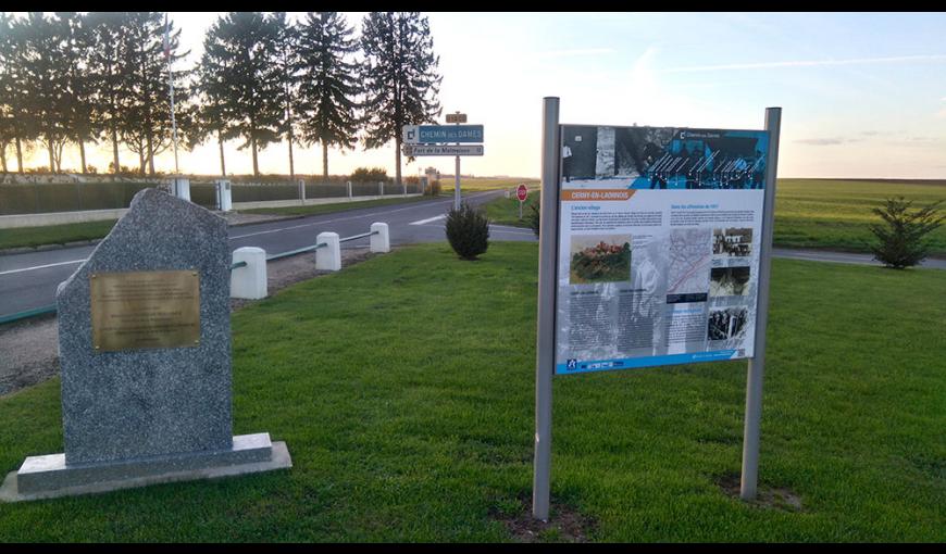 Panneau commémoration mémorial WWI < Cerny-en-Laonnois < Aisne < Hauts-de-France