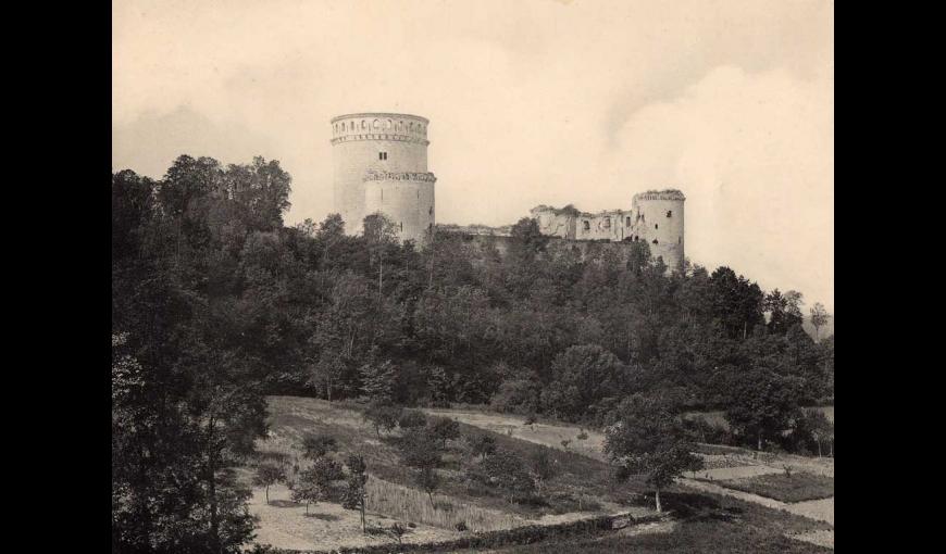 Château de Coucy en 1914 < Guerre 14-18 < WWI < Aisne < Picardie < France