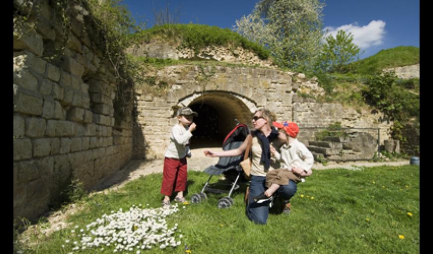 Fort de Condé_famille < Chivres-Val < Aisne < Picardie