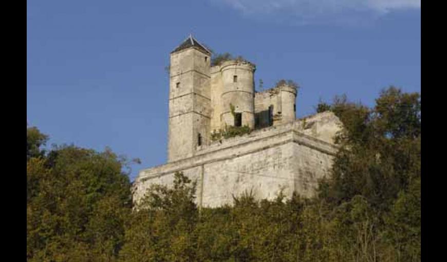 LE CHÂTEAU DE PERNANT (privé)