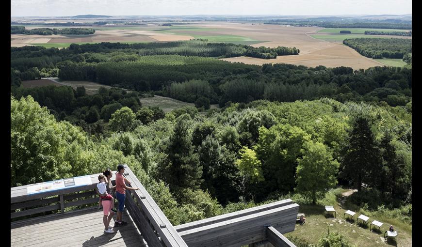 Vue esplanade Caverne du Dragon < Oulches < Aisne < hauts-de-France