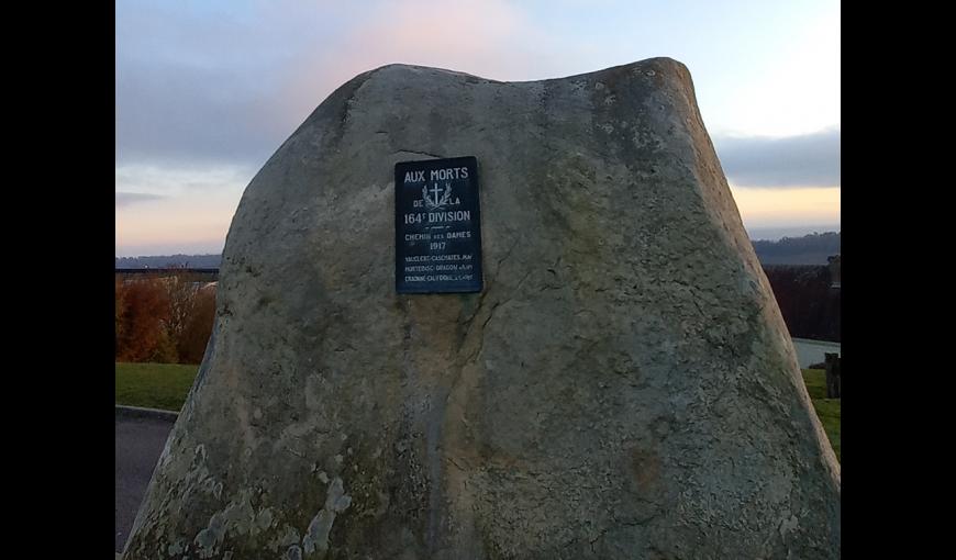 Monument commémoratif Caverne du Dragon < Oulches-la-Vallée-Foulon < Aisne