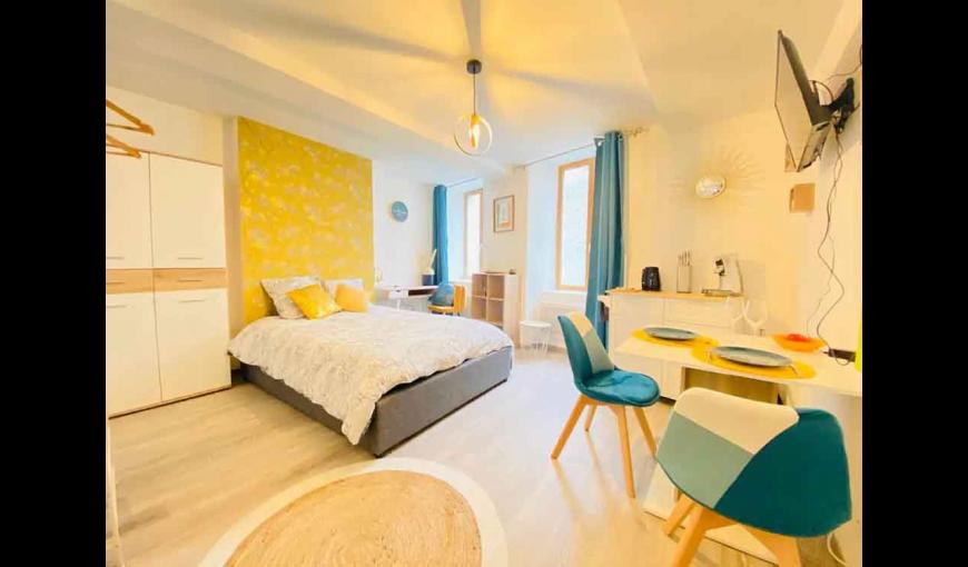 Studio Chic I < Laon < Aisne < Hauts-de-France