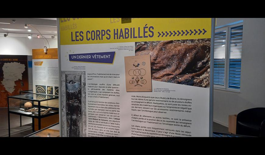 Exposition Corps à corps 2023 IV < Laon < Aisne < Picardie