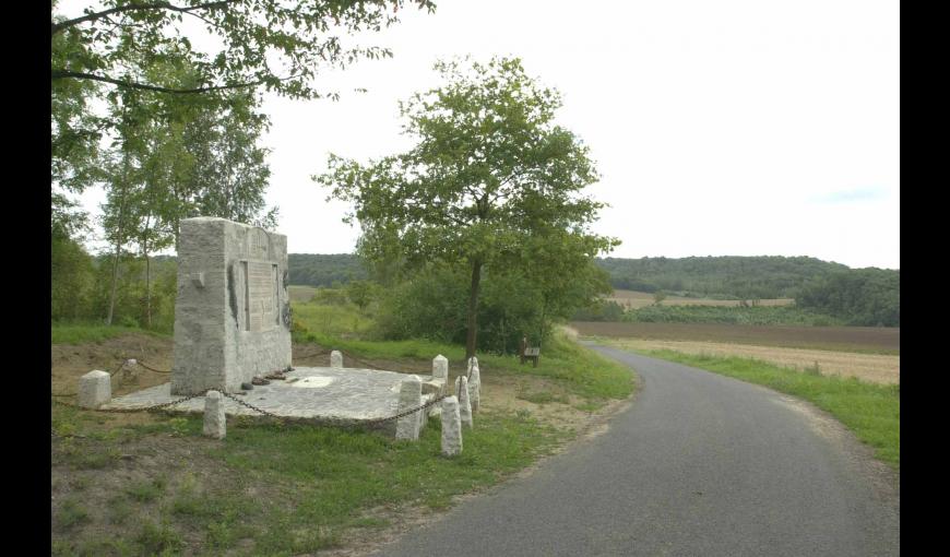 MONUMENT D'OSTEL