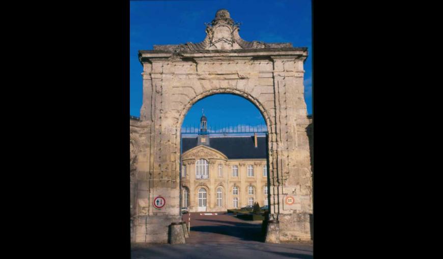 LE PORCHE DE L'ABBAYE DE PREMONTRE