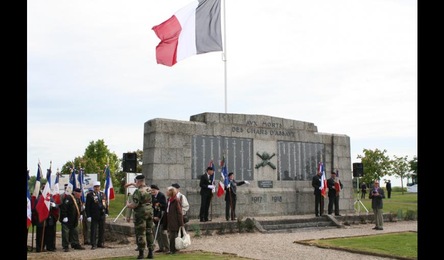 Commémoration chars chemin des dames 2015 I < Berry-au-Bac < Aisne < Picardie