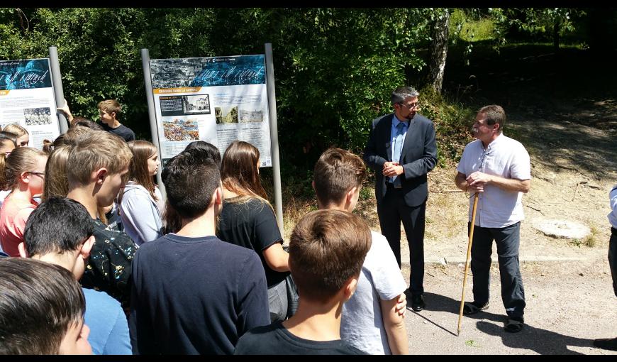 Inauguration du projet QR-Codes/Story-Maps au vieux-Craonne, par les 3e du collège de Corbeny (25 juin 2018)