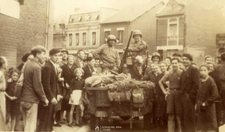 Photo - Arrivée des Américains à Chauny le 2 septembre 1944