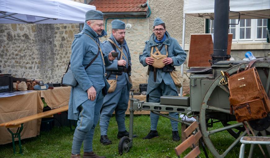 Stand d'informations dans le village de Craonne lors de la journée du 16 avril 2023