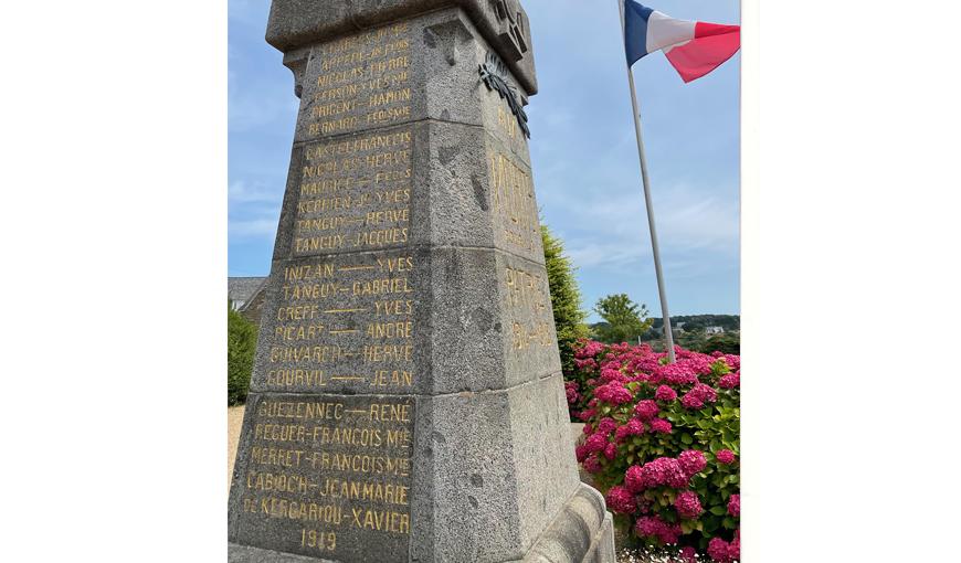 Monument aux morts de Carantec (Finistère)