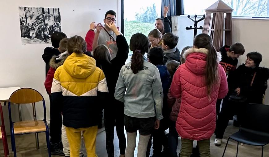 Atelier archéologique au Centre d'Accueil du Visiteur du Chemin des Dames