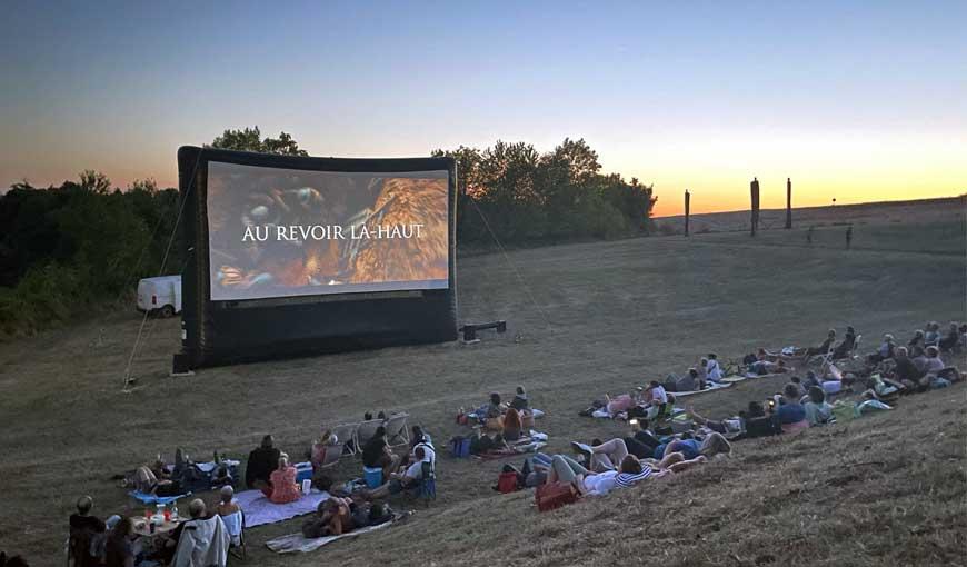 Cinéma de plein air à la Caverne du Dragon