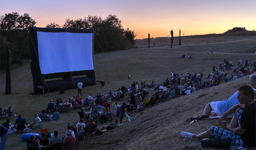 Cinéma de plein-air à la Caverne du Dragon