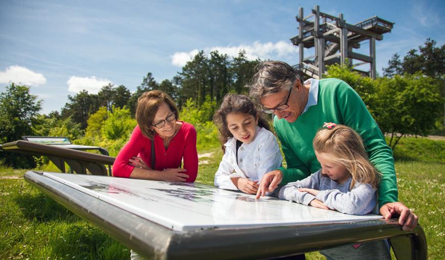 Visiteurs à la Tour observatoire de Craonne
