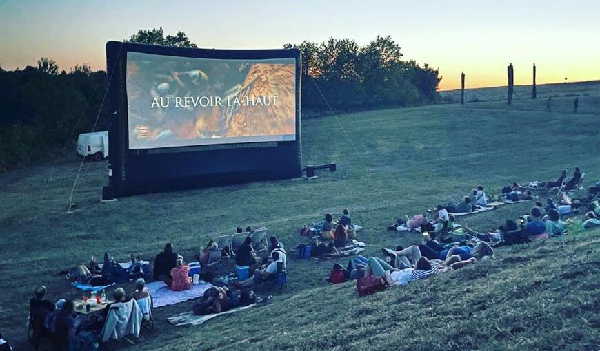 Cinéma de plein air à la Caverne du Dragon