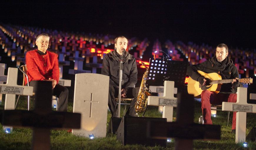 Hommage musical au cimetière militaire de Craonnelle avec la compagnie Ou¨Dire Contes, le 16 avril 2018