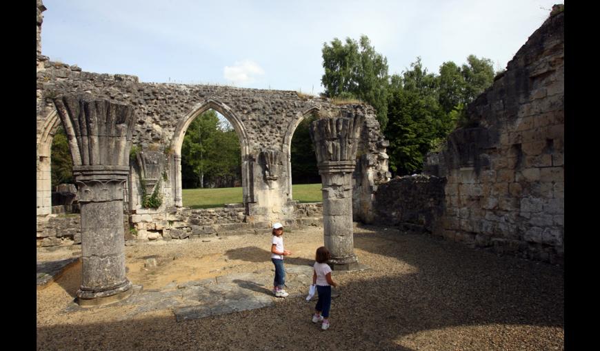 Les ruines de l'abbaye de Vauclair (Aisne)