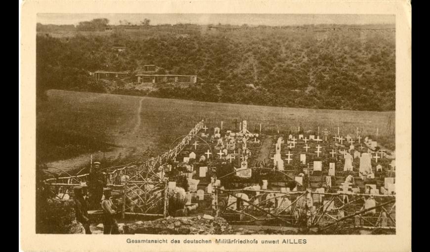 Carte postale allemande du cimetière provisoire d'Ailles, village détruit du Chemin des Dames (Aisne)