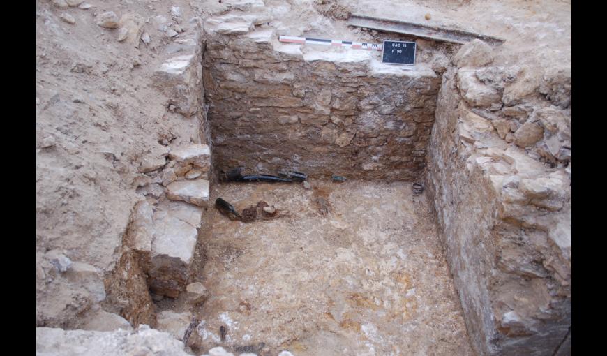 Fouille archéologique sur le parking au nord de la Caverne du Dragon (Aisne)