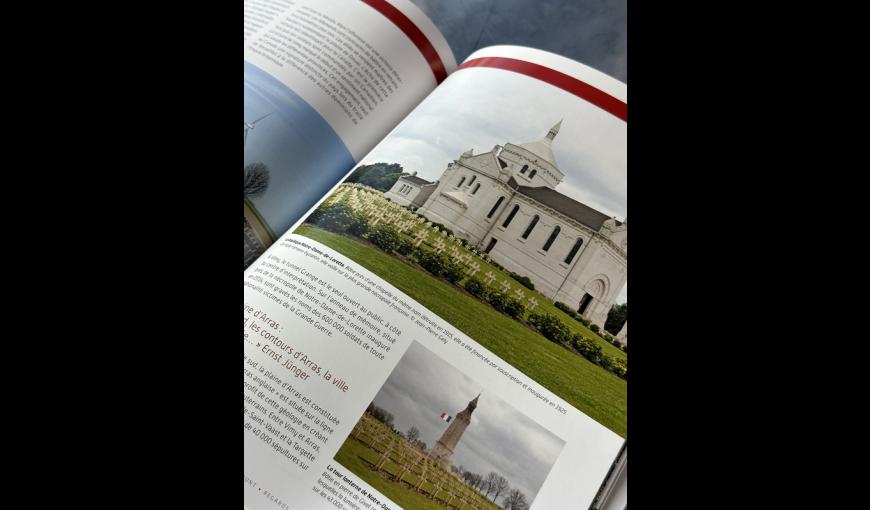 Sous les lignes de front, ouvrage en vente à la boutique du Centre d'Accueil du Visiteur du Chemin des Dames