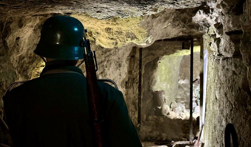 Caverne du Dragon, un allemand face au tunnel nord