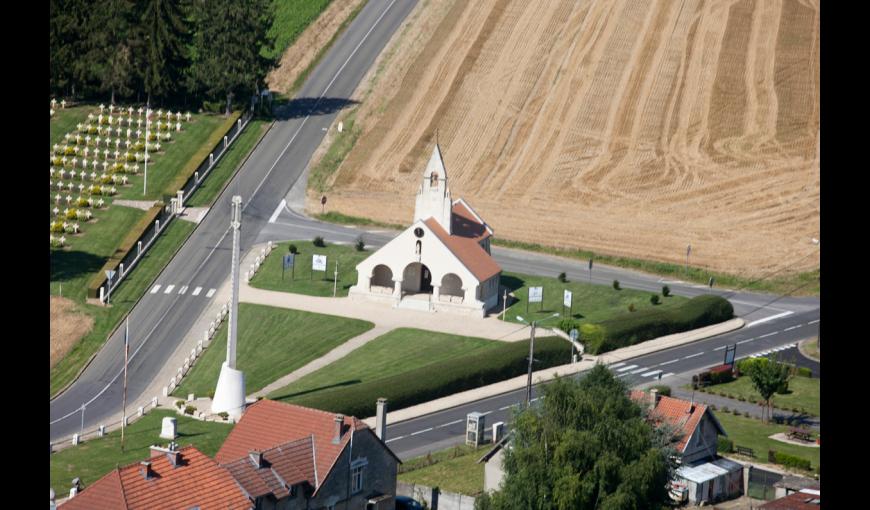 Vue aérienne de la Chapelle-Mémorial de Cerny-en-Laonnois (Aisne)