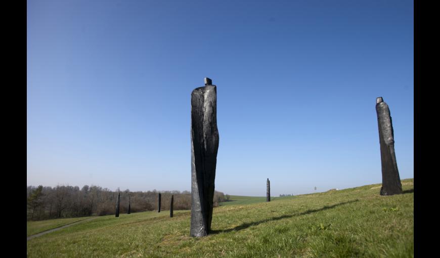 Constellation de la Douleur, l'oeuvre de Christian Lapie, en hommage aux tirailleurs sénégalais engagés pendant la Grande Guerre, à Oulches-la-Vallée-Foulon (Aisne)