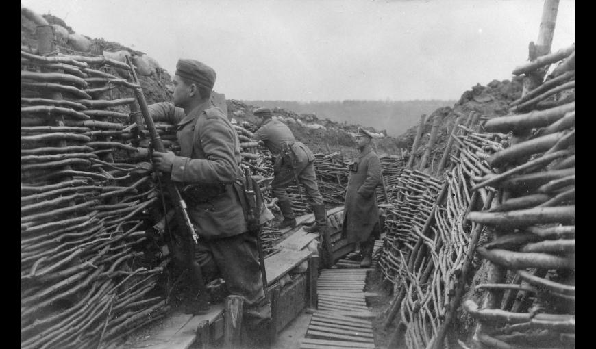 Soldats allemands dans une tranchée.